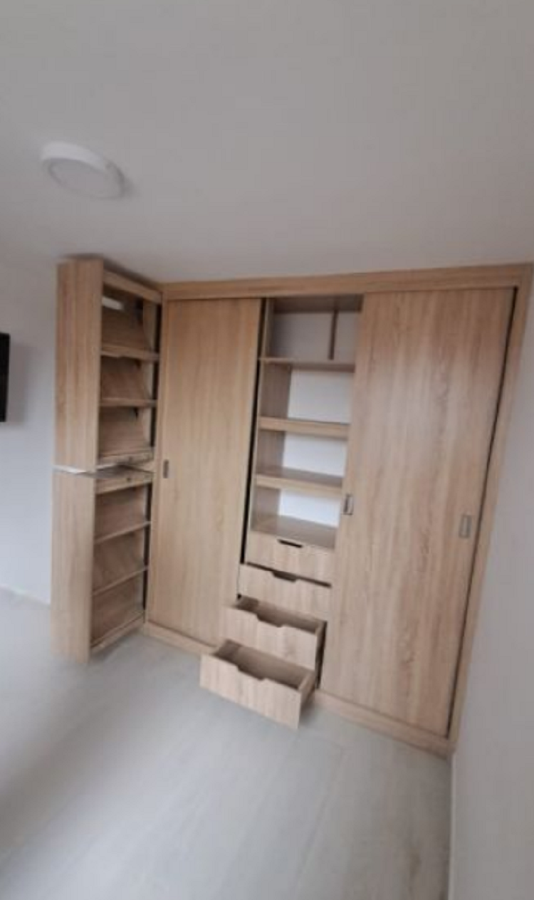 Closet_19 Closet_19